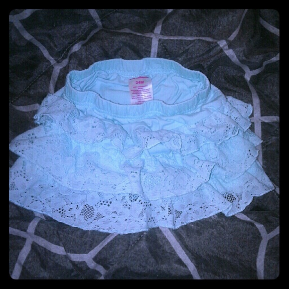 24 Month Green Lace Skirt with a floral Pattern - Picture 1 of 3